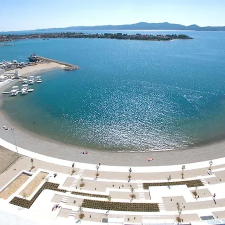 Marin 公寓 *